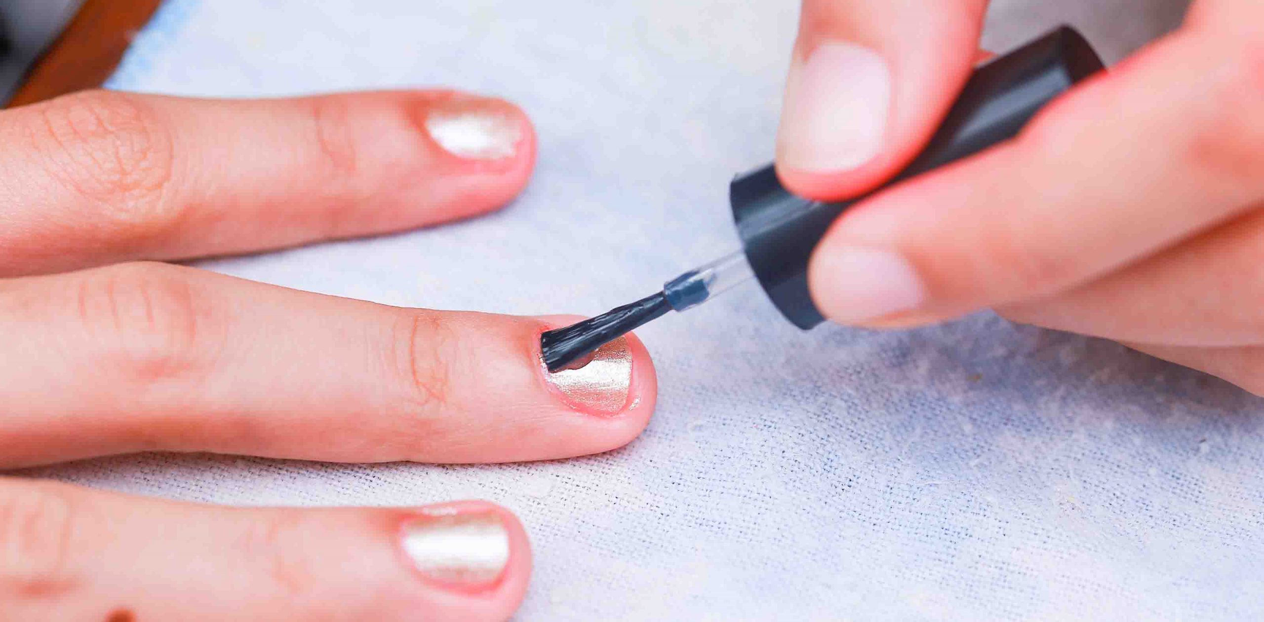 How to Dry Nail Polish Quickly with Cold Water - wide 5