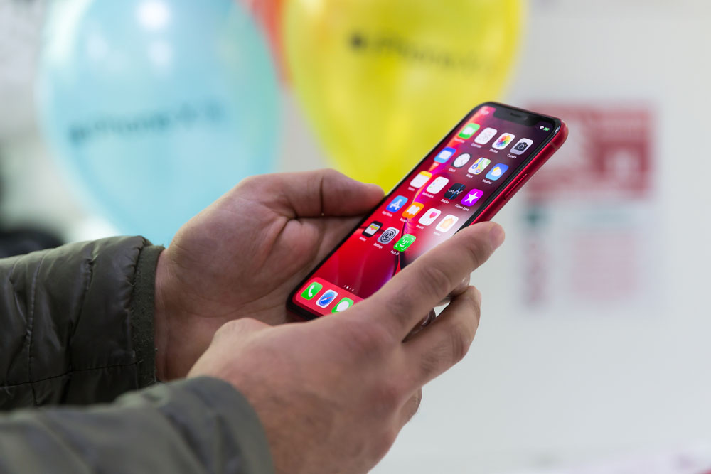 How To Screenshot On Iphone Xr 3 Ways To Take A Screenshot Howto