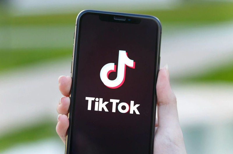 How to Add Text on TikTok: Customize Timing, Color and Size - Howto