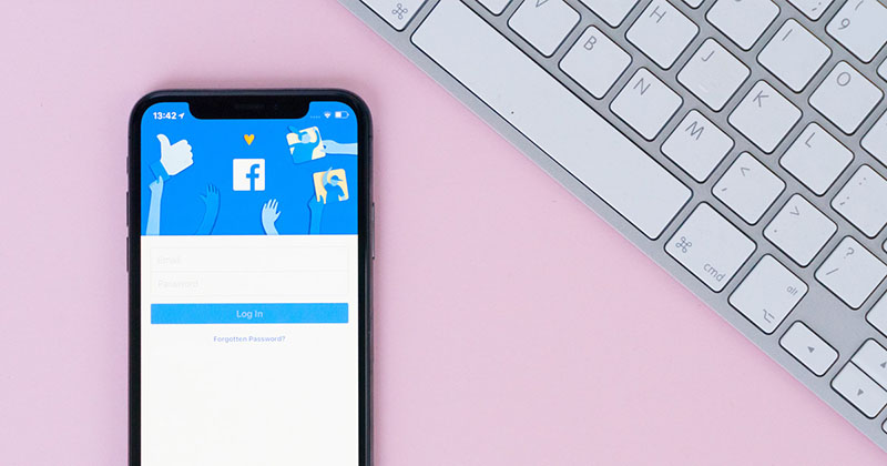 How to change email address on facebook on computer and phone