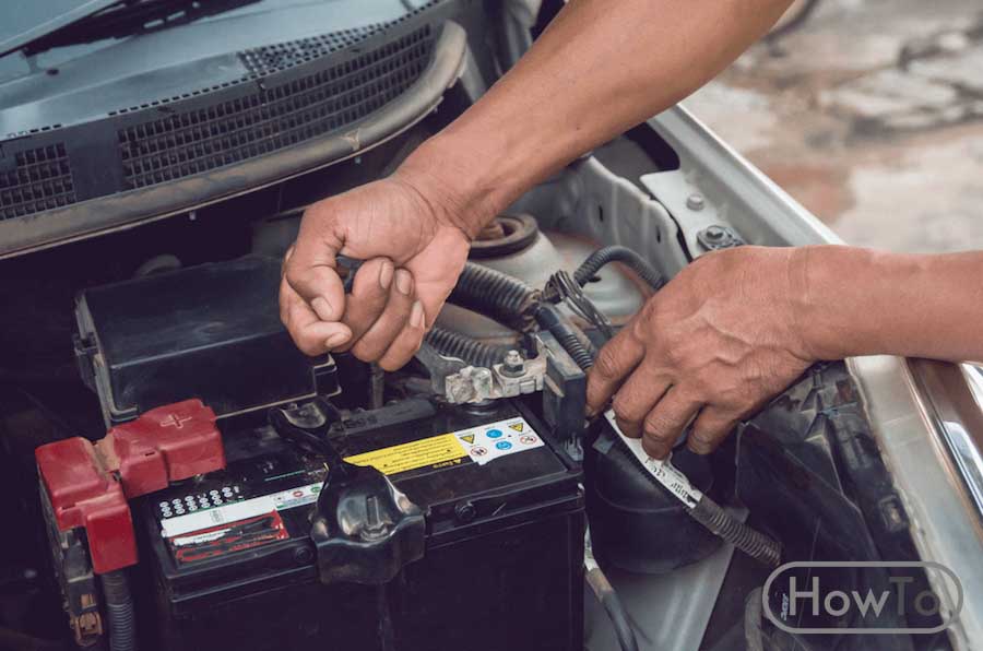 How to Disconnect a Car Battery - Easy and Quick Method Howto