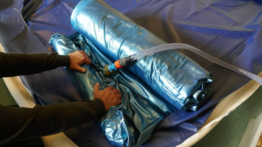 How to Drain a Waterbed Easy Guide to Drain your Waterbed Howto