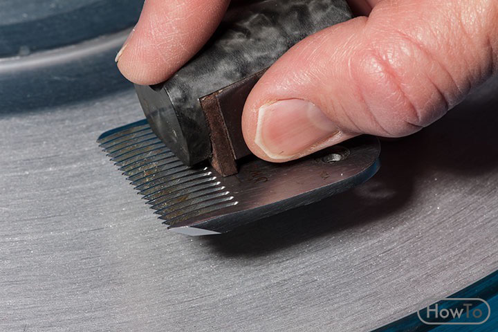 how to sharpen barber blades