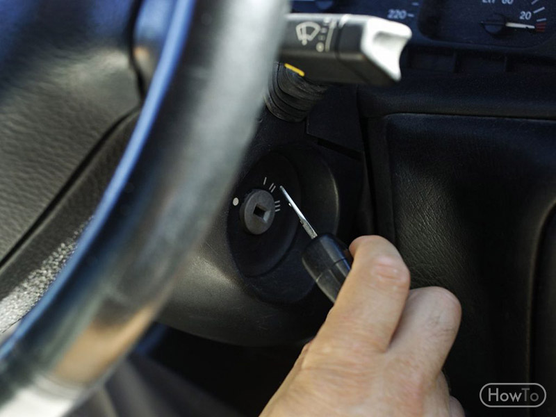 How to Unlock a Steering Wheel Without the Key - Howto